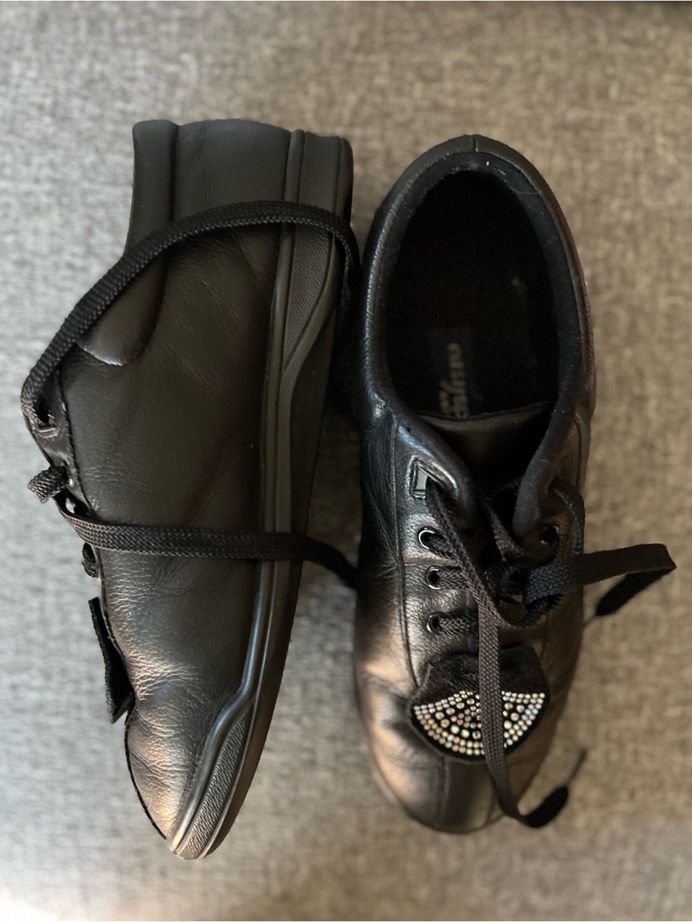 Easy Spirit AP1 With a Suede Bling Panel on Lacing